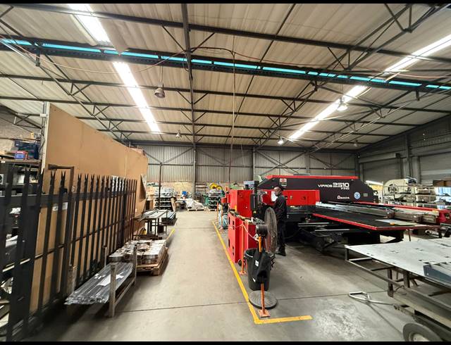 1,535M² WAREHOUSE TO LET IN SPARTAN